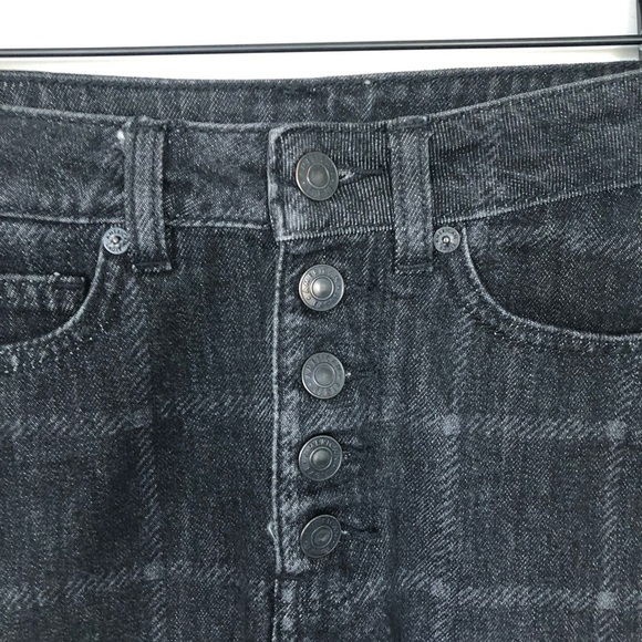 American Eagle Black Denim Skirt - Picture 2 of 7